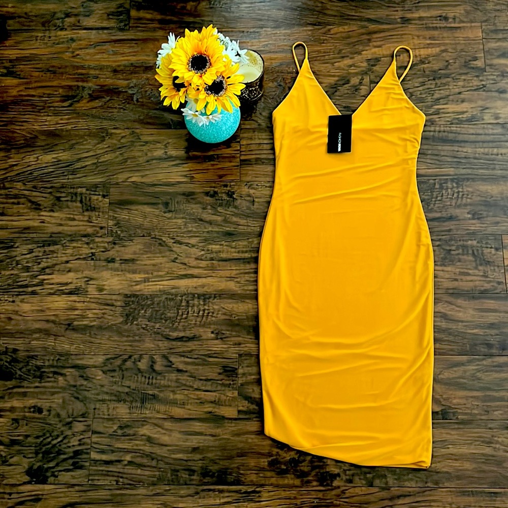 FASHION NOVA MIDI DRESS 💛